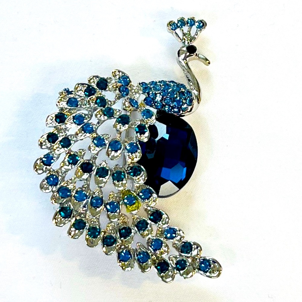 Brooch, Peacock, blue rhinestones on silver tone base, NIP, sparkling